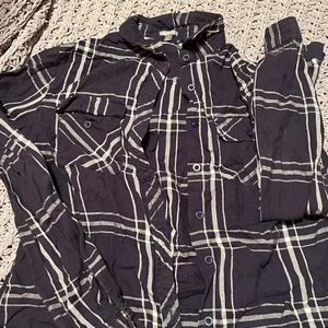Navy blue and white flannel / Charlotte Russe / small
